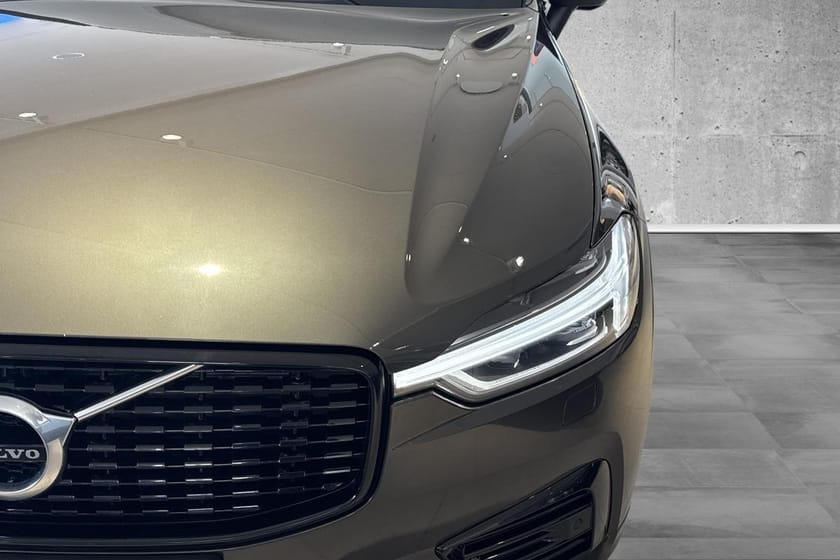 Bilde 5 av Volvo XC60 Recharge T6 R-Design - Ryggekamera, H&K, Soltak