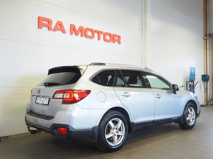 Bild 5 av Subaru Outback 2.5 4WD Lineartronic 175hk Drag Skinn B-Kamera M-Värm