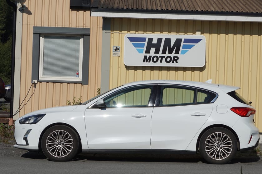 Bild 2 av Ford Focus 1.0 EcoBoost Titanium Limited 5d SoV-Hjul