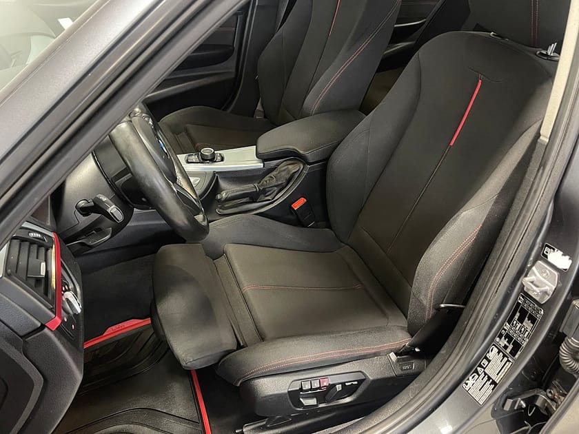 Bild 5 av BMW 320d xDrive Sedan 320 AUT VÄRMARE SPORT LINE M-RATT