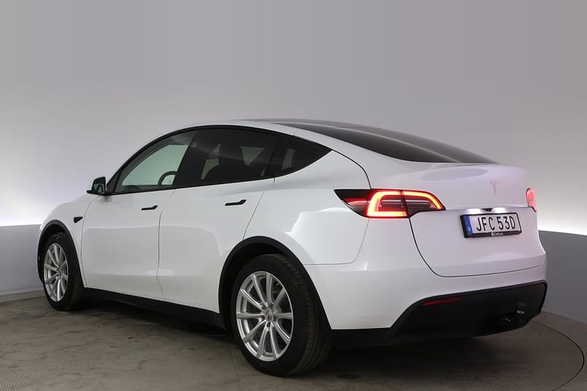 Bild 4 av Tesla Model Y Long Range RWD Autopilot Pano Drag