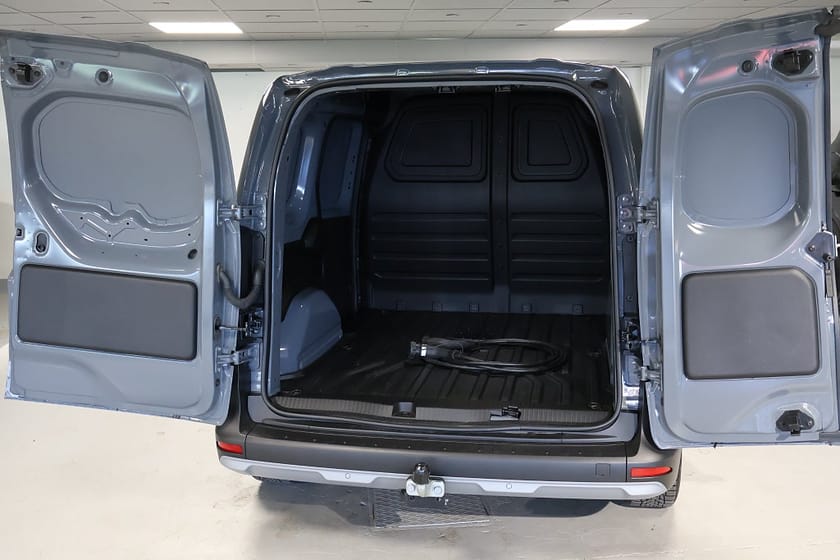 Bild 4 av Nissan Townstar EV 2.2t 45kWh N-Connecta L1 Dubbla skjutd. Drag