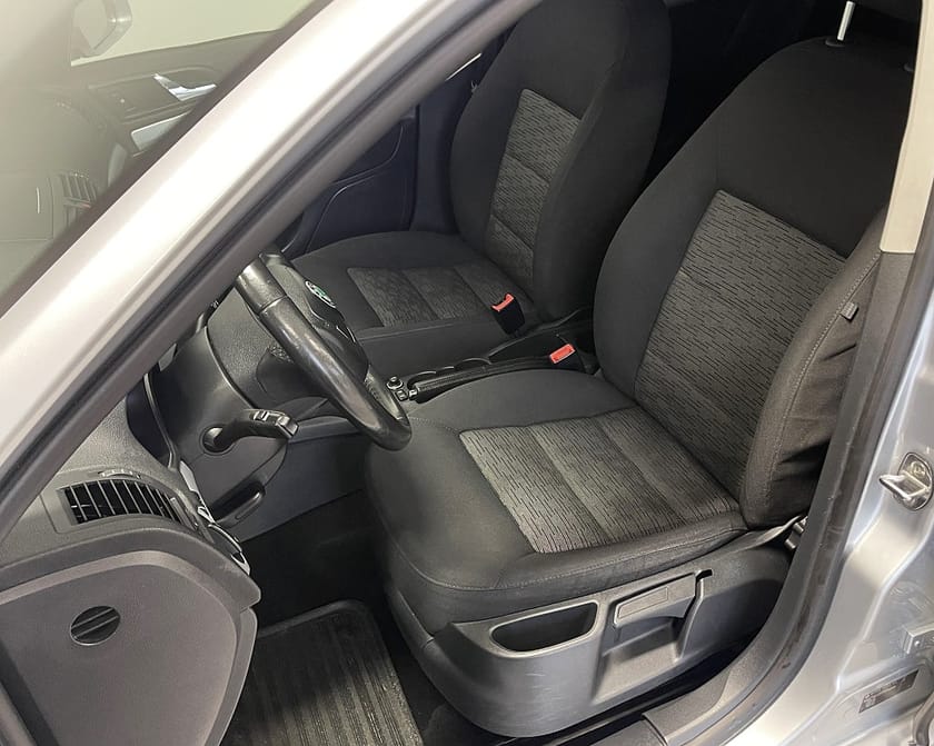 Bild 5 av Škoda Octavia Skoda 1.6 TDI SEDAN AMBIENTE D-VÄRMARE DRAG