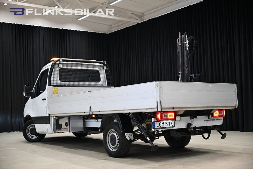 Bild 4 av Mercedes-Benz Sprinter 316 CDI Chassi 7G+ Automat|Flak|Fjärrstyrd-Kran|HIAB|3.5ton-drag