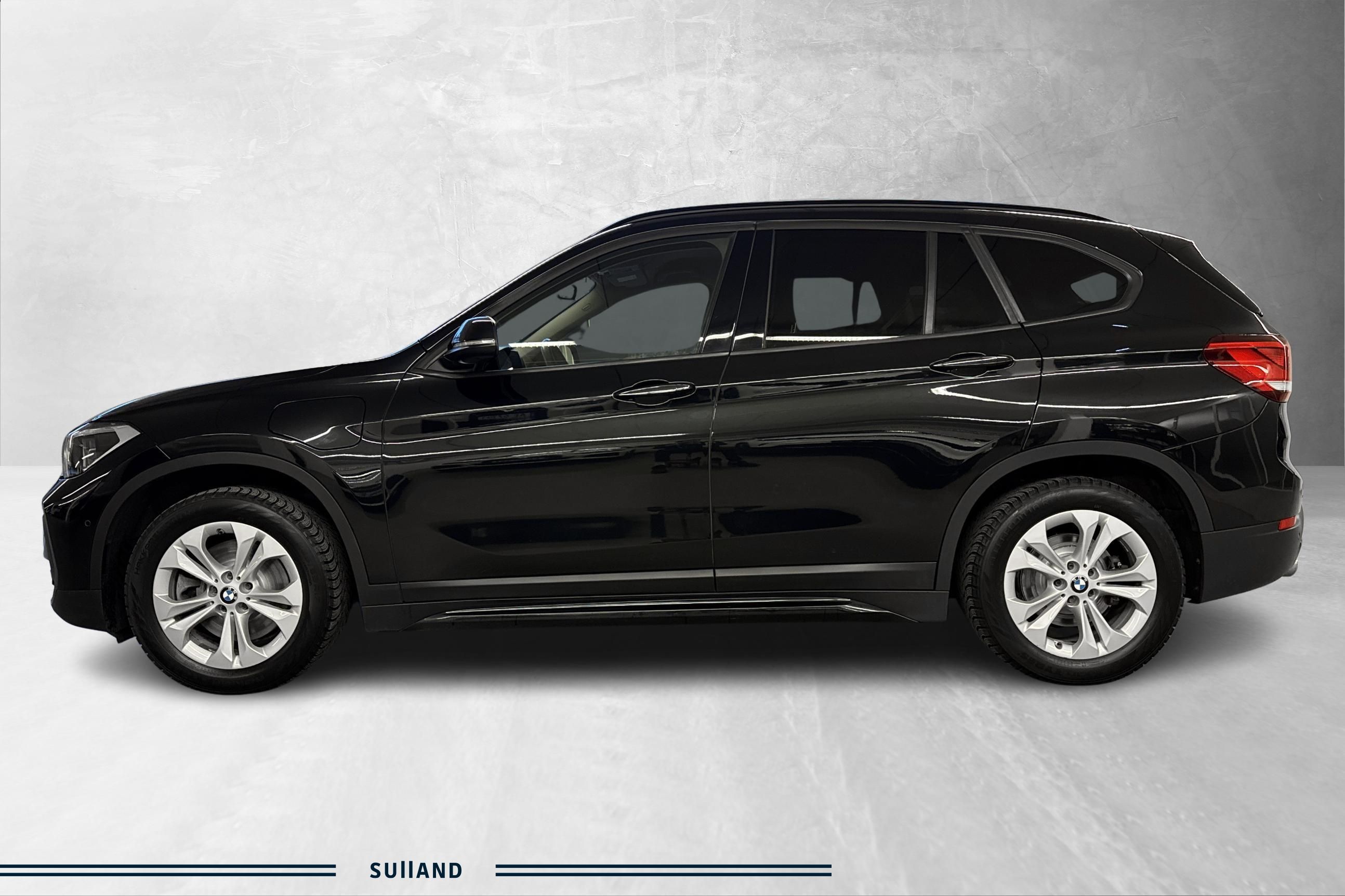 Thumnail bilde 1 av BMW X1 xDrive25e