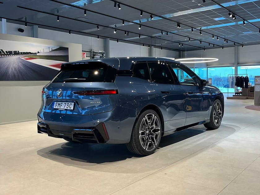 Bild 4 av BMW iX xDrive60 Charged M Sport Pro H/K Drag 4,95%