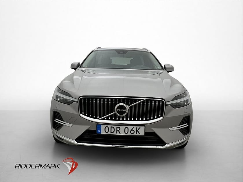 Bild 2 av Volvo XC60 Recharge T6 AWD Core Pano Skinn Kamera Google