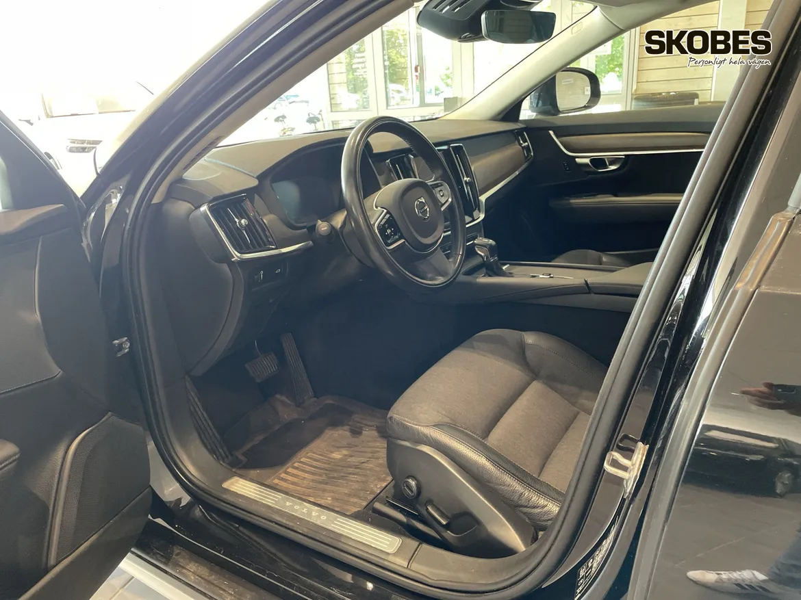 Volvo V90 Cross Country