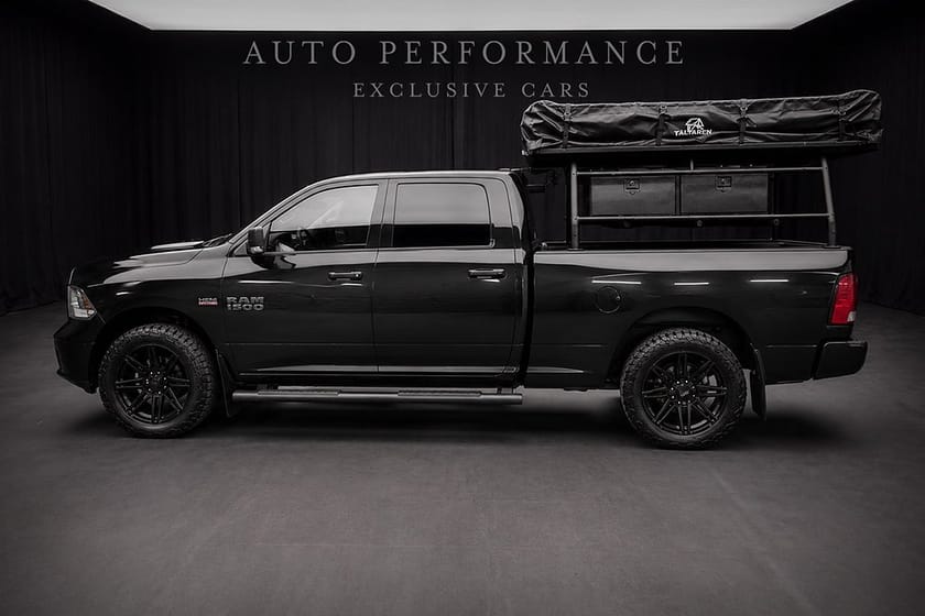 Bild 2 av RAM 1500 Crew Cab Classic 5.7 V8 HEMI 395hk / Hemleverans /