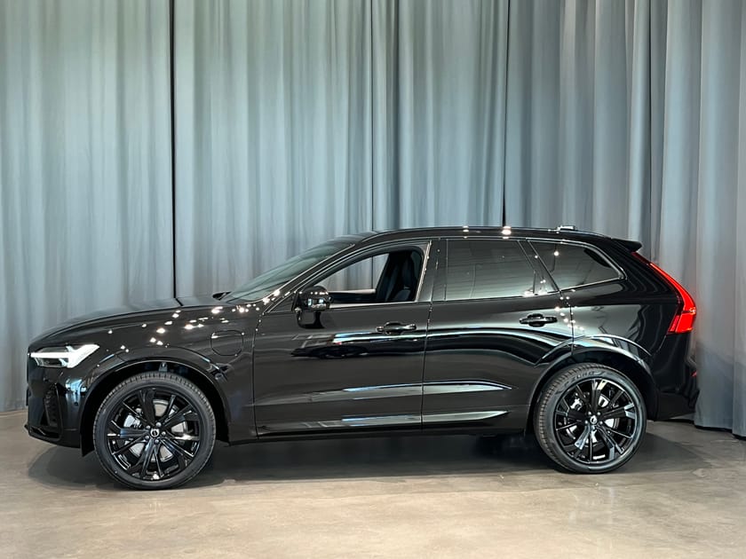 Bild 2 av Volvo XC60 T6 Plus Black Nordic Edition Lagerbil Redo För Omg Leverans