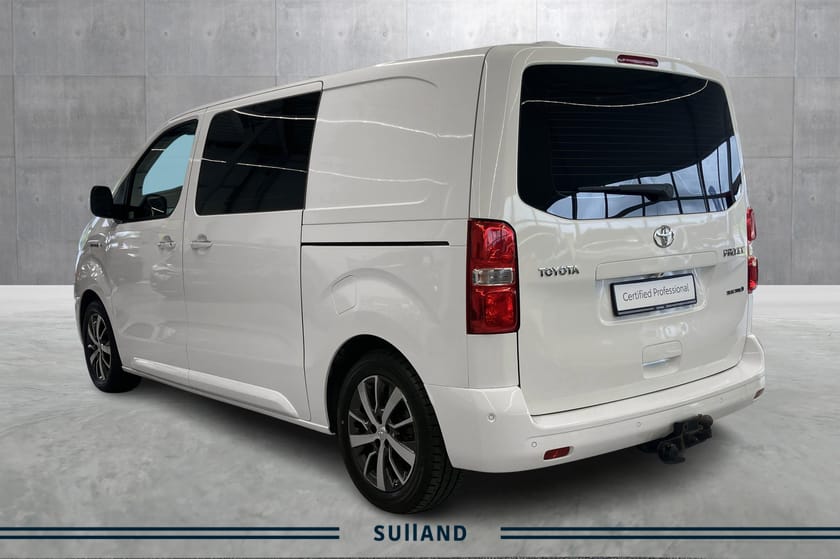 Bilde 3 av Toyota Proace Electric 75kWt, Comfort L1 Medium - Lazer Lys, Innredning