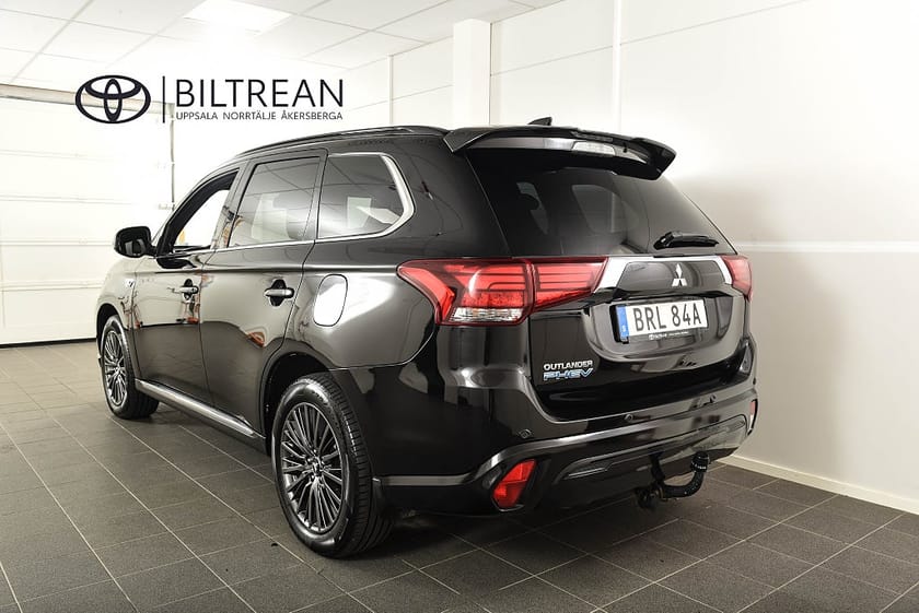Bild 3 av Mitsubishi Outlander PHEV S-Edition Drag Navi 360-Kamera Skinn Taklucka