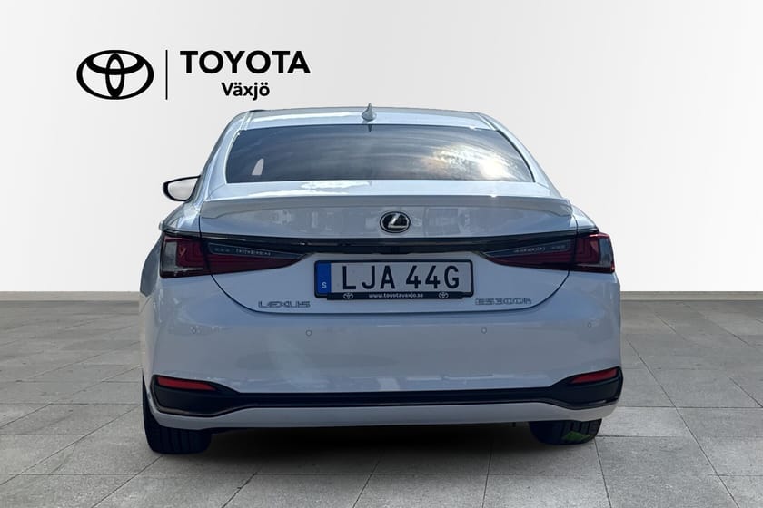 Bild 4 av Lexus ES 300h F-Sport Mark levinson  V-hjul MOMS