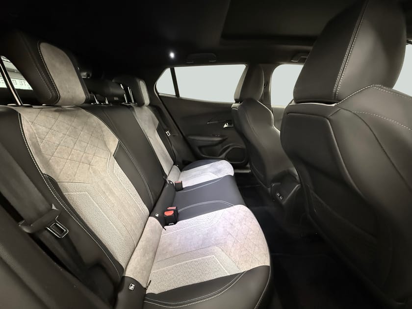 Bilde 5 av Peugeot e-2008 GT PACK|V.PUMPE/NAVI/ACC/R.KAMERA/KEYLESS/LED/CARPLAY
