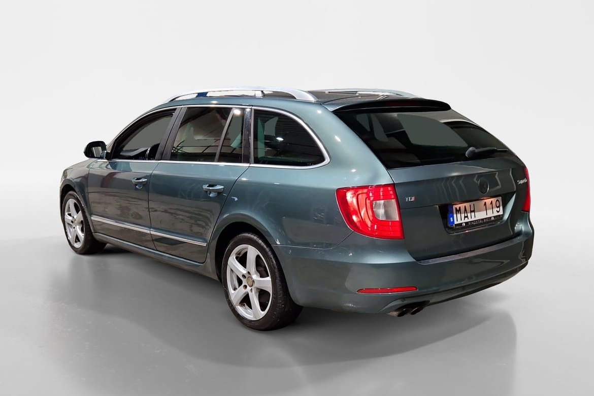 Škoda Superb Kombi 2.0 TDI DSG Sekventiell, 140hk, 2012