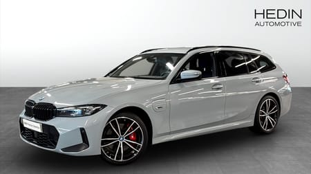 BMW 330e xDrive Touring M Sport Pro H/K Dragkrok Rattvärme