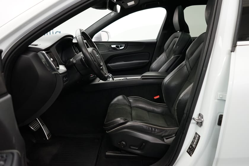 Bild 5 av Volvo XC60 T8 TE R-Design, Dragkrok, Taklucka, Förarstol elmanövrerad