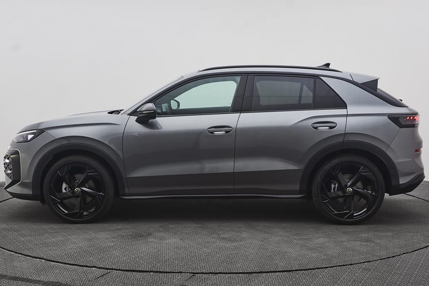 Bild 1 av Volkswagen T-Roc R-LINE  1.5 eTSI 150hk DSG7