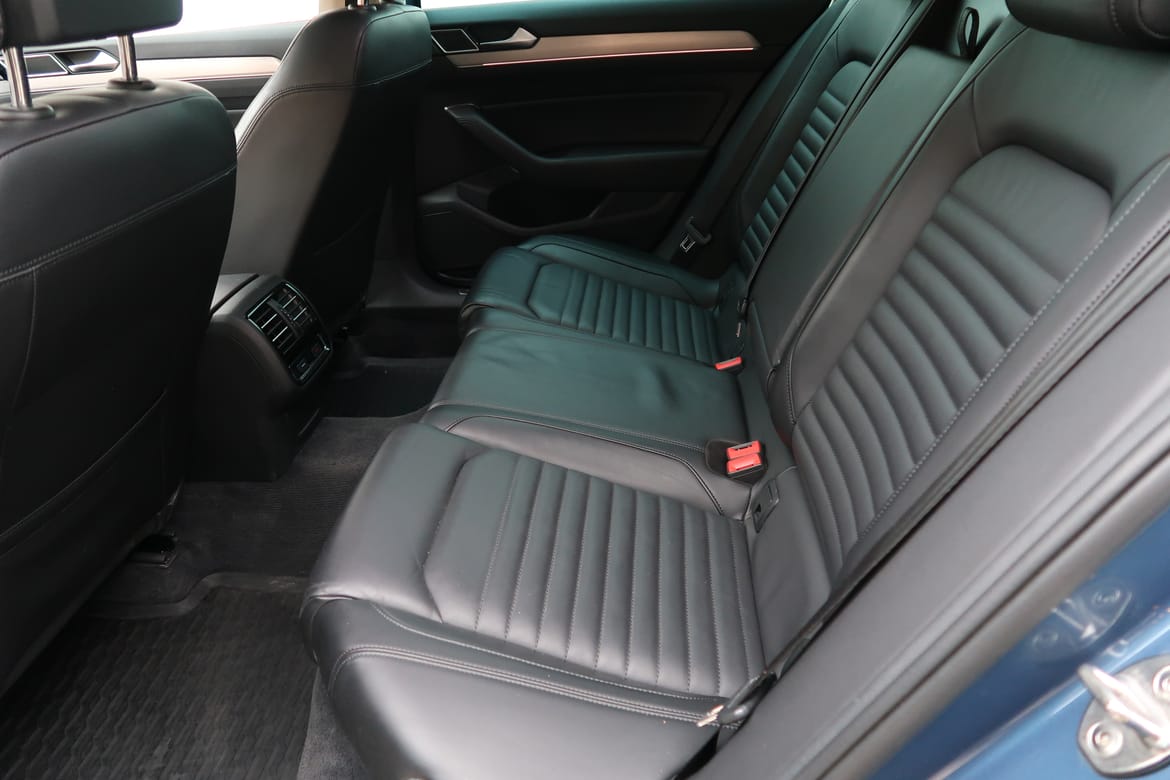 Volkswagen Passat 2018 - miniatyr 5