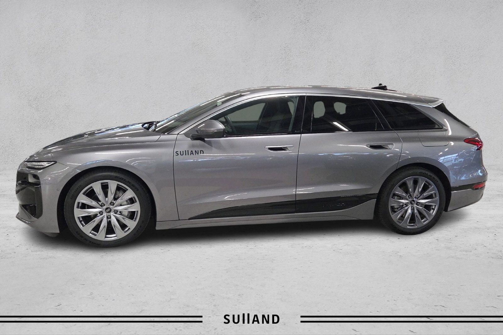 Thumnail bilde 1 av Audi A6 Avant e-tron quattro