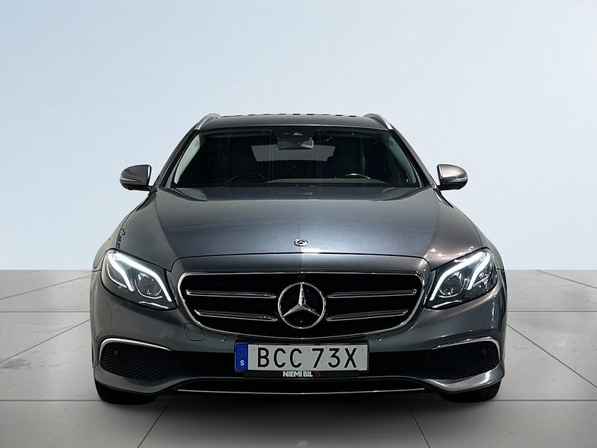 Bild 2 av Mercedes-Benz E 220 T d 4MATIC 9G Drag 360° Pvärm Kamera GPS SoV