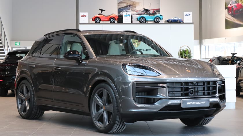 Bild 1 av Porsche Cayenne E-Hybrid Black Edition