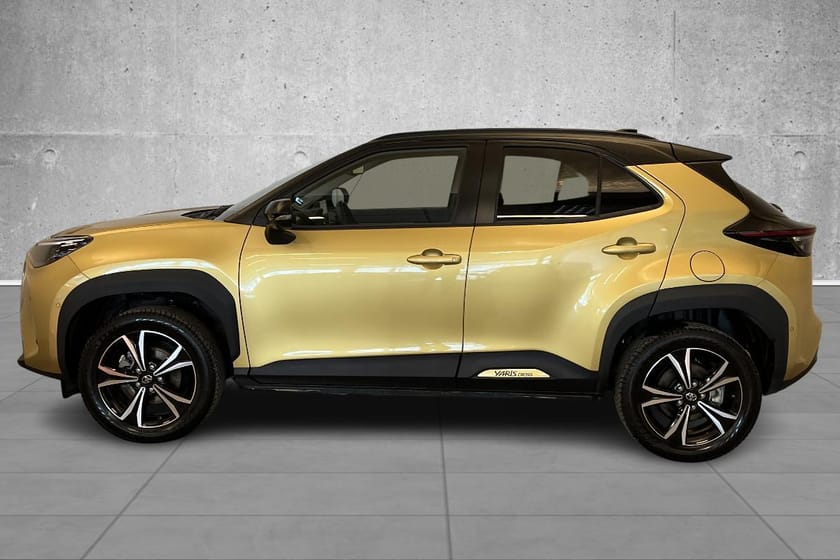 Bilde 2 av Toyota Yaris Cross Hybrid AWD-i Aut. 4x4 Executive Bi-Tone/1 eier/alle servicer/JBL/