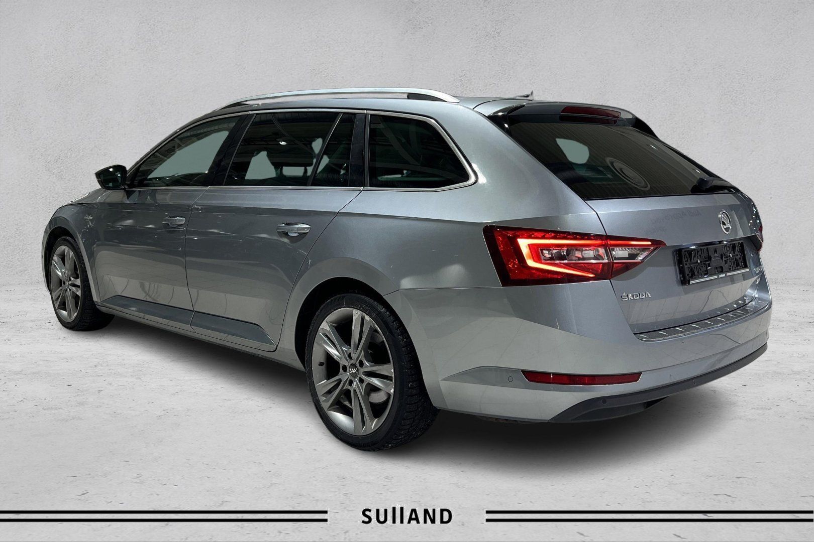 Thumnail bilde 2 av Škoda Superb Stasjonsvogn