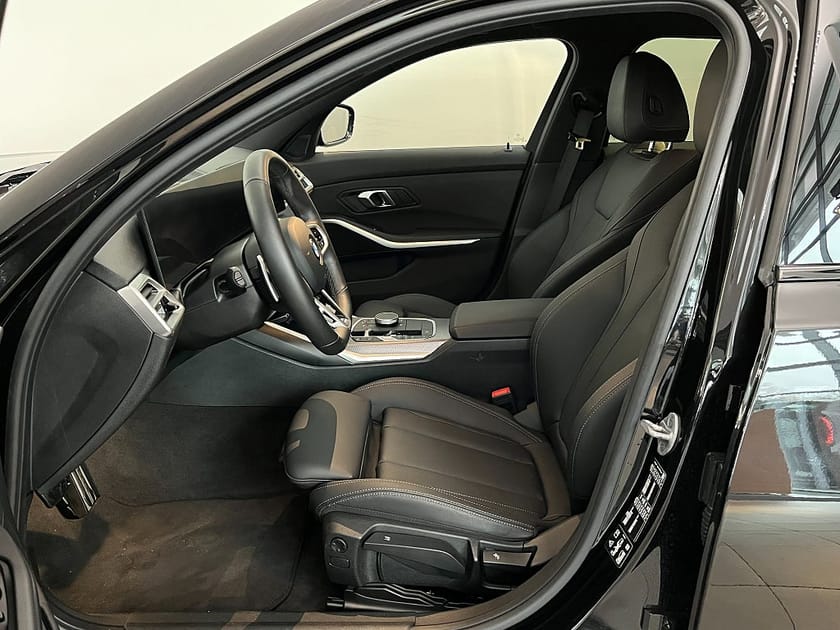 Bild 4 av BMW 320d xDrive Touring 4,95% ränta M-Sport AdaptivFarthållare