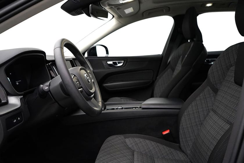 Bild 5 av Volvo XC60 Recharge T6 AWD / Core Edt. / Pano / H/K