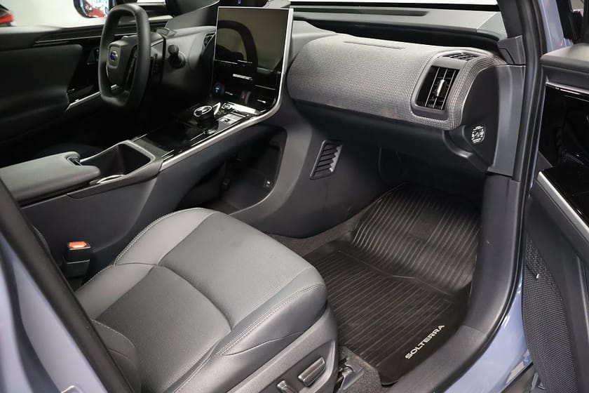 Bild 3 av Subaru Solterra AWD Touring 414km räckvidd