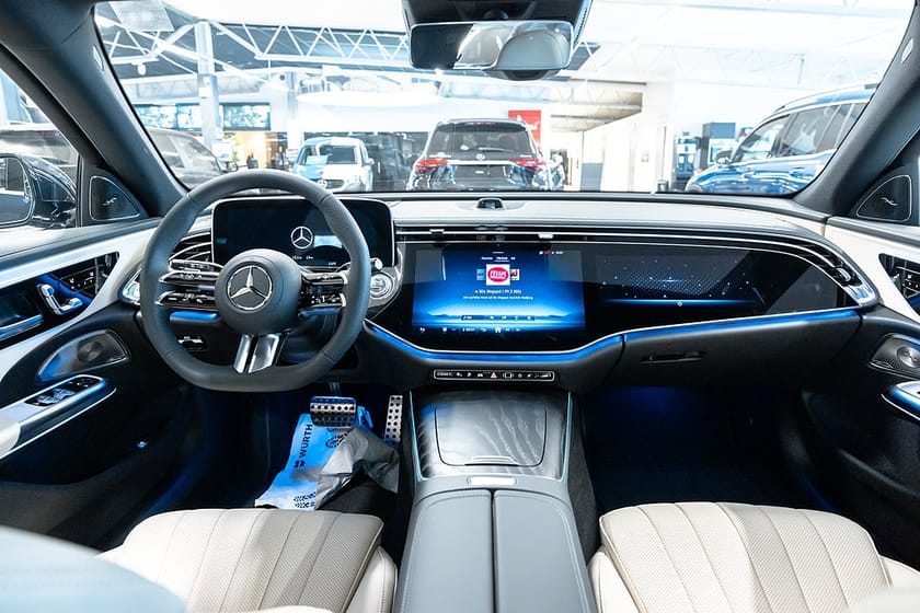 Bild 3 av Mercedes-Benz E 300 d e 4MATIC T 300de AMG Advanced Edition