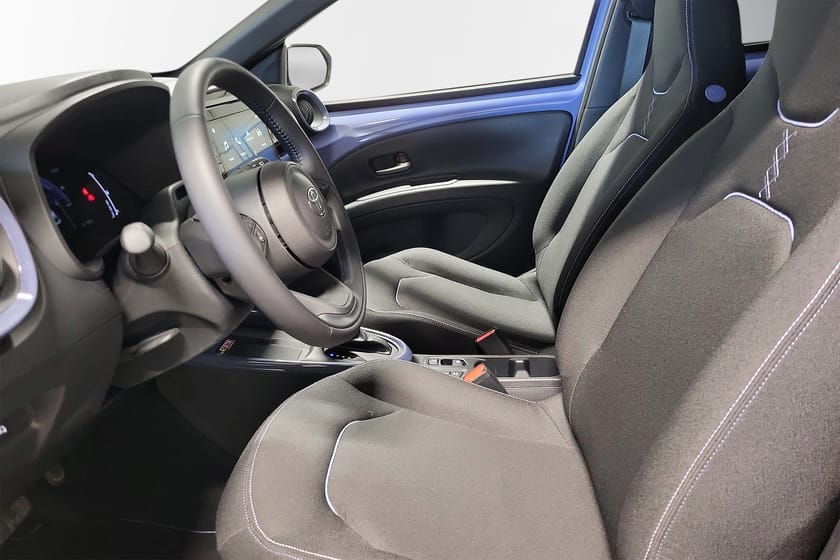 Bild 4 av Toyota Aygo X Hybrid 1,5 Pulse / Vinterhjul