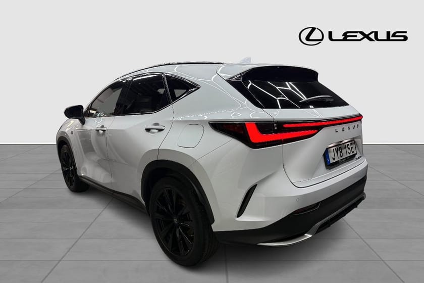 Bild 2 av Lexus NX 450h+ F SPORT S SOLTAK DRAG V-HJUL