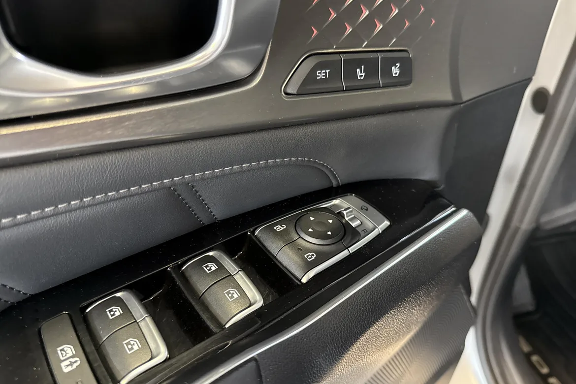 picture of a car