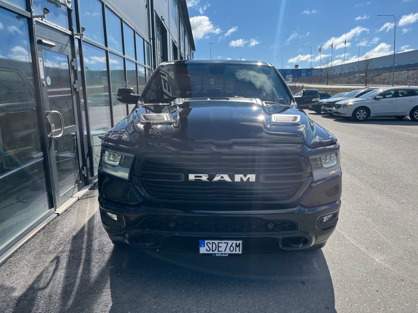 Bild 4 av RAM 1500 Crew Cab Sport 5.7 V8 Hemi 4X4 Luftfjädring Taklucka