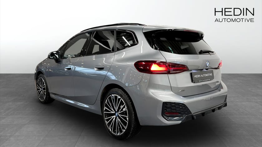 Bild 2 av BMW 230e xDrive Active Tourer M Sport Pano H/K Drag Elstol
