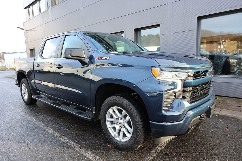 Bild 4 av Chevrolet Silverado 1500 Crew Cab RST Duramax Diesel Nya modellen BOSE Keyless Drag