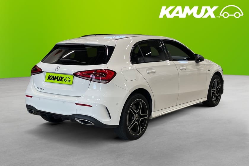 Bild 4 av Mercedes-Benz A 250 e 8G-DCT  AMG Wide Kamera Night Moms