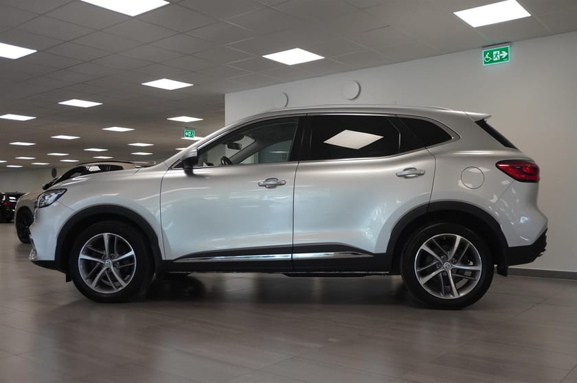 Bild 4 av MG EHS PHEV Luxury Pano 360kam Elstol