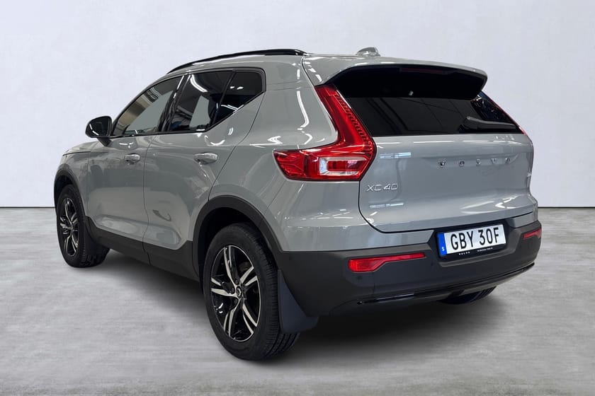 Bild 4 av Volvo XC40 B3 FWD Bensin Plus Dark