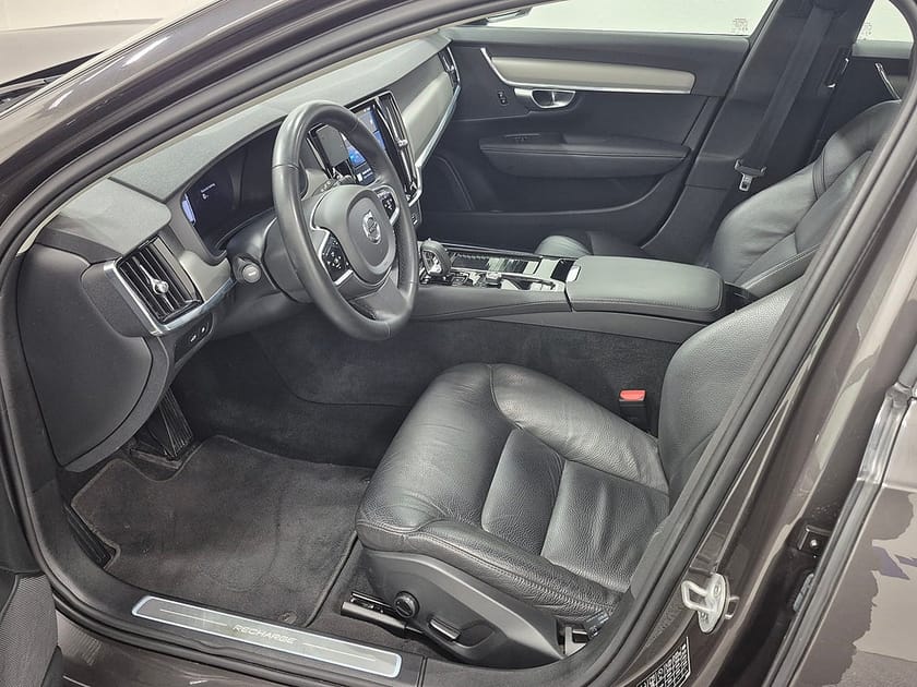 Bild 2 av Volvo V90 T6 Recharge Core Plug in AWD 350HK 4x4 Läder