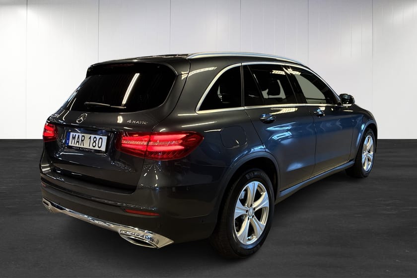 Bild 3 av Mercedes-Benz GLC 220 d 4MATIC 4M | Designversion | Luxury | Drag | Navi |