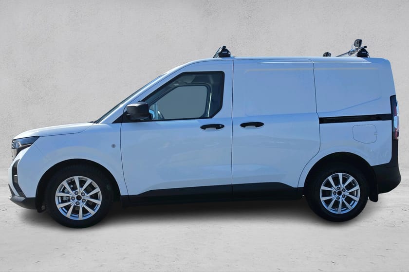 Bilde 2 av Ford Transit Courier L1/100HK/2hjulsett/Oppv.ratt/H.feste/Lastestativ++