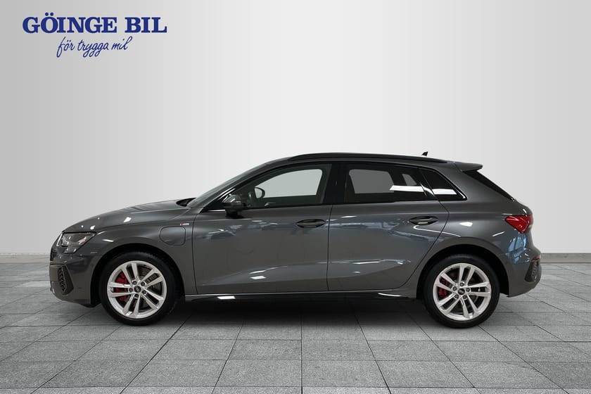 Bild 5 av Audi A3 Sportback 45 TFSI e S-Tronic S-line/ Black app./ Plug-in/ Adap. farth/ Carplay
