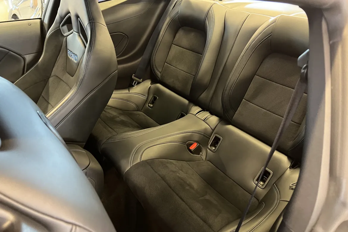 Ford Mustang Dark Horse