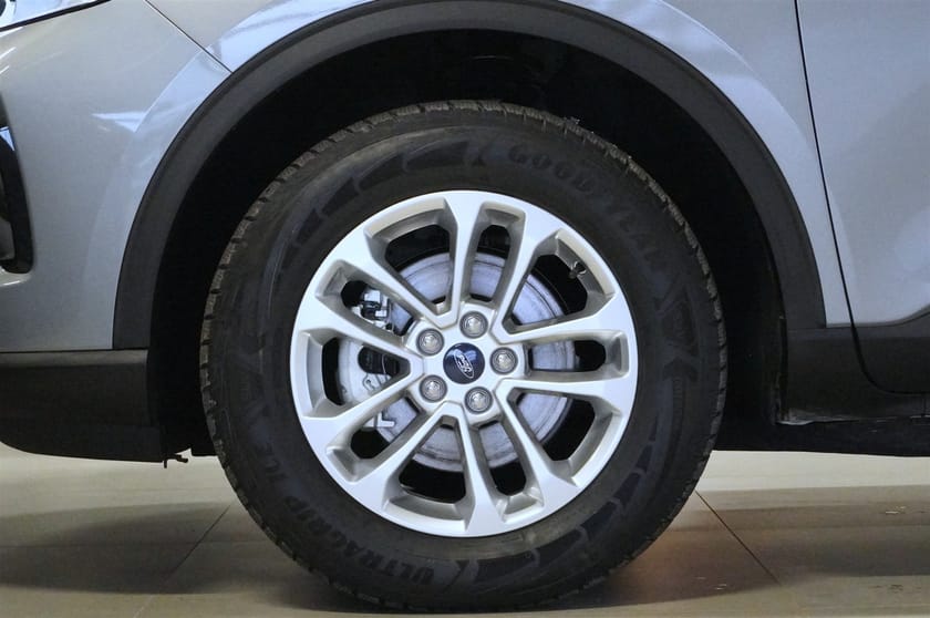Bild 2 av Ford Kuga Plug-In Hybrid Active 2.5 FWD 243hk CVT Inkl. Vinterpaket Dragkrok