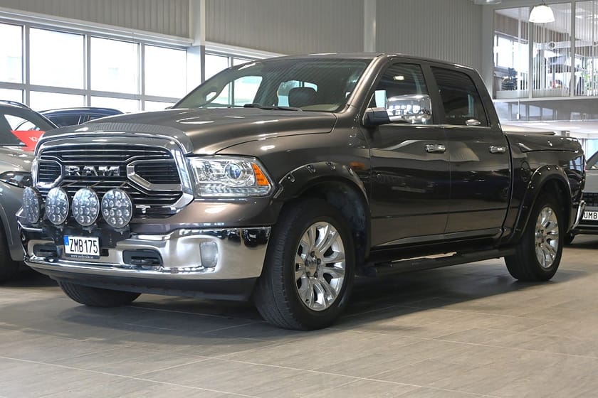 Bild 1 av RAM 1500 Crew Cab 5.7 V8 Longhorn Rambox  Månadskostnad 4759kr