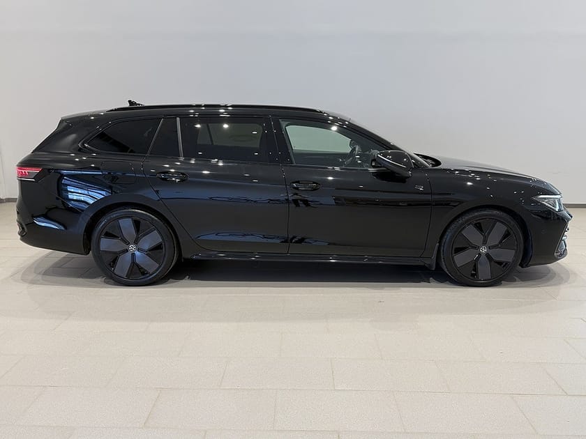 Bild 5 av Volkswagen Passat Sportscombi R-LINE 2.0 TDI Drag Värmare HuD