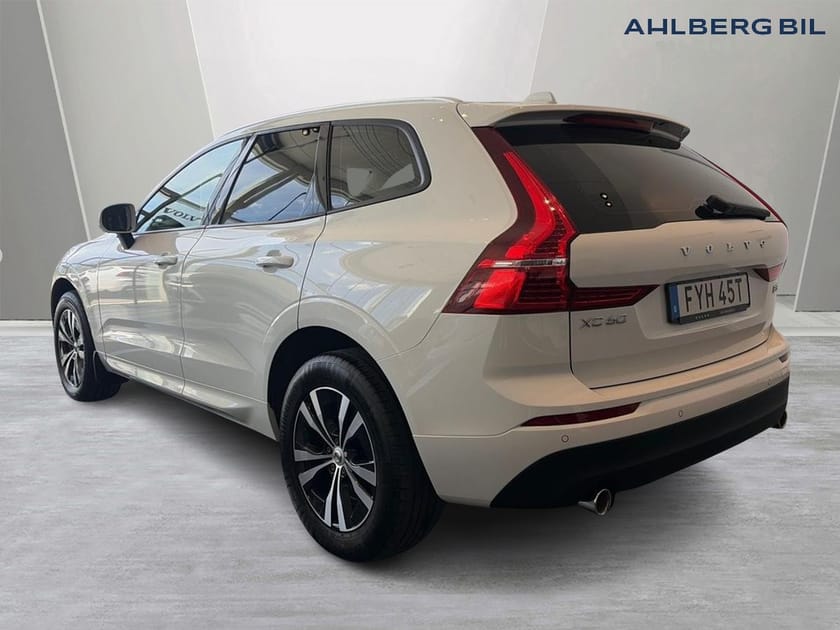 Bild 3 av Volvo XC60 B5 AWD Bensin Momentum SEIII. Drag,  Farthållare,  Programbar bränslevärmare,  Rattvärme